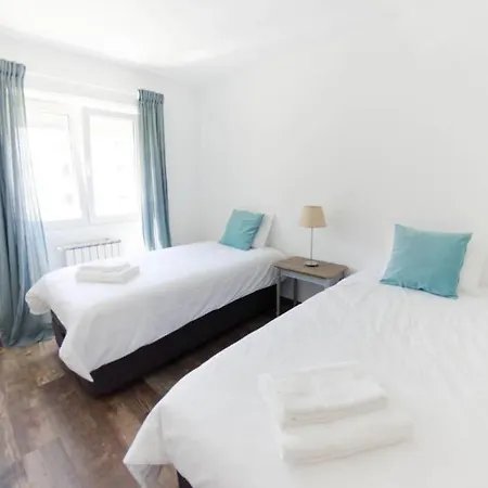 Classic, Moder 2br In A Trendy Nbh *