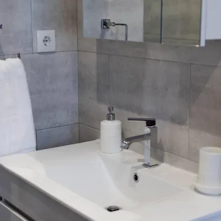 Classic, Moder 2br In A Trendy Nbh Apartment Lisbon