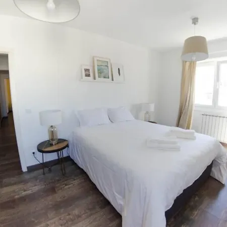 Classic, Moder 2br In A Trendy Nbh Lisboa